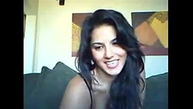 Sunny Leone member's live cam show