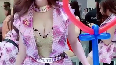 Chinese girl big boobs hot chinese girl boobs